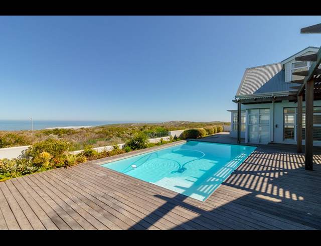 4 BEDROOM FREEHOLD FOR SALE IN GROTTO BAY